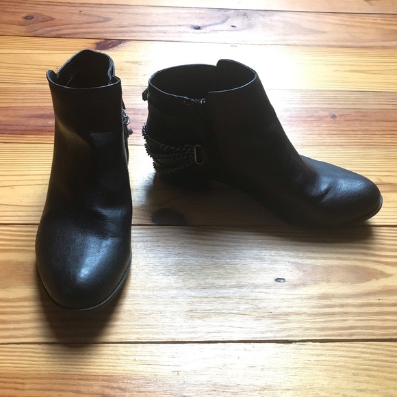 Joe Boxer Black Chain Ankle Boots, EUC, 8 - Picture 2 of 11